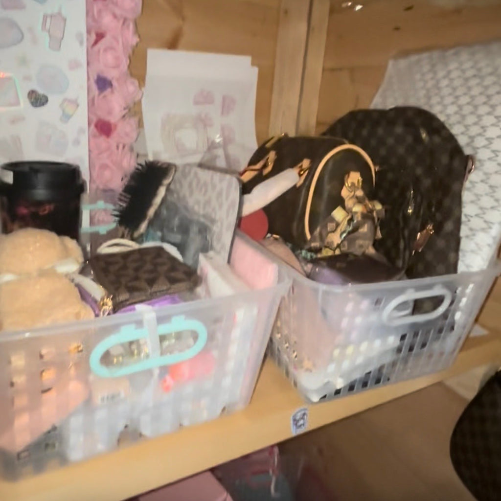 Women’s luxury scoops